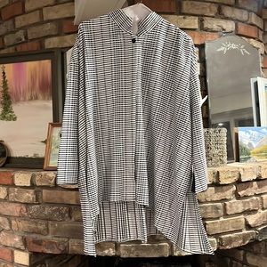 TOMKINS BLACK AND WHITE BLOUSE